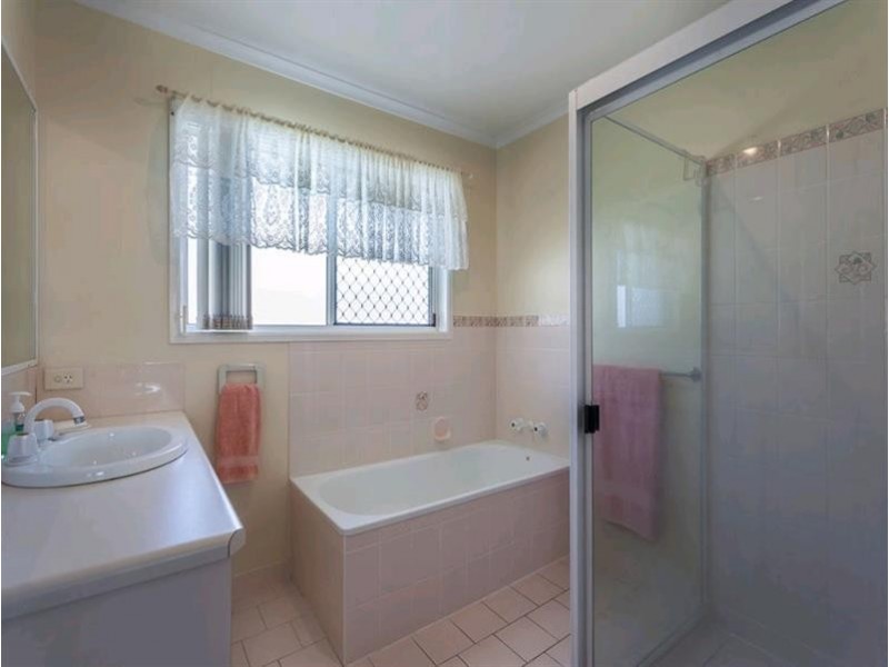 9/19a Gladstone Street, Newtown QLD 4350