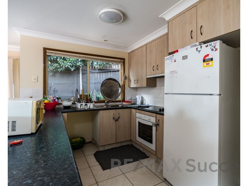 2/26 Sambar Court, Kearneys Spring QLD 4350