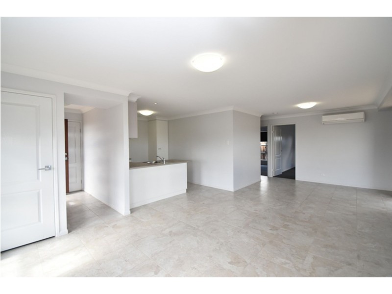 2/9 Chainey Court, Glenvale QLD 4350