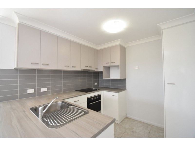 2/9 Chainey Court, Glenvale QLD 4350