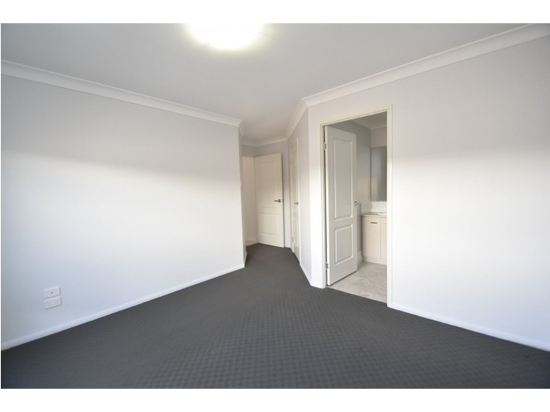2/9 Chainey Court, Glenvale QLD 4350