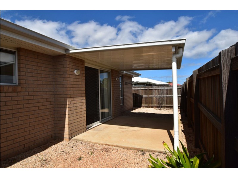 2/9 Chainey Court, Glenvale QLD 4350