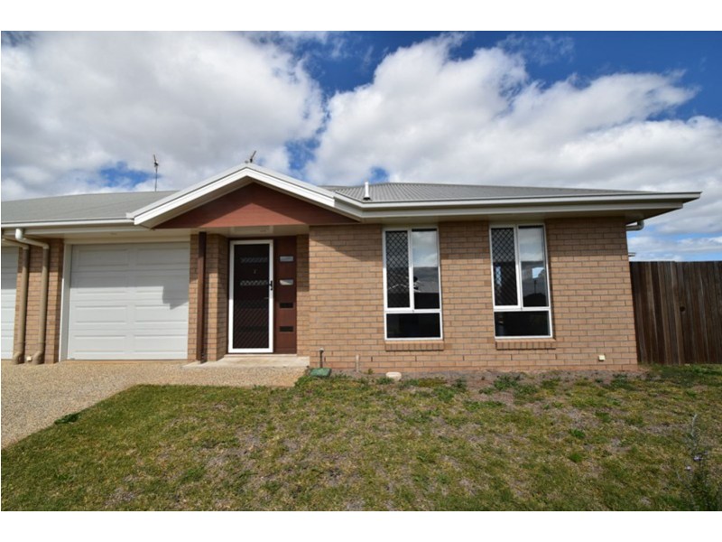 2/9 Chainey Court, Glenvale QLD 4350