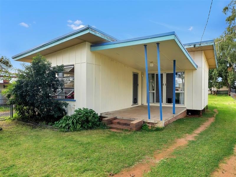 28 Davidson Street, Oakey QLD 4401