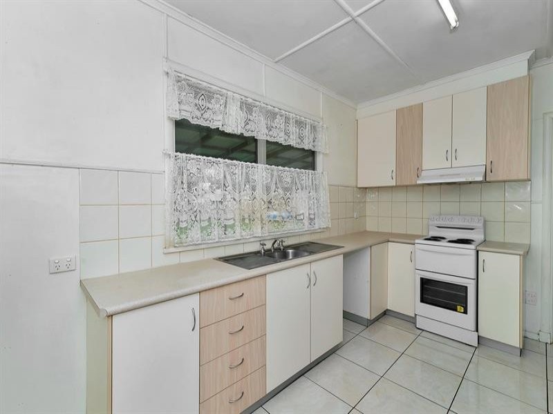 28 Davidson Street, Oakey QLD 4401