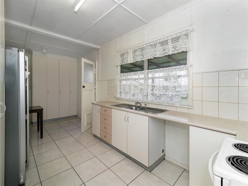 28 Davidson Street, Oakey QLD 4401