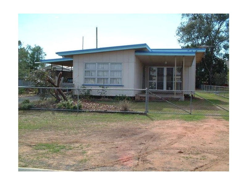 28 Davidson Street, Oakey QLD 4401