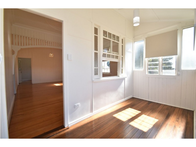 1 McCarthy Street, Newtown QLD 4350