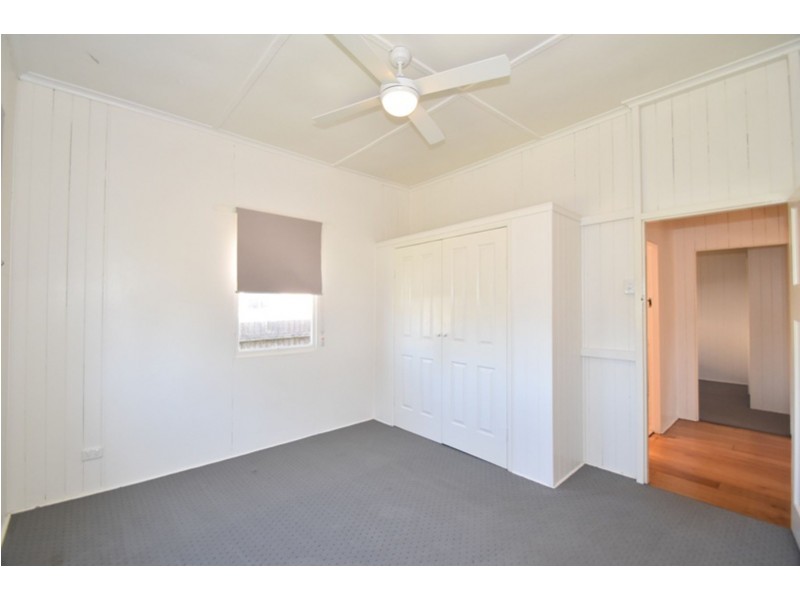 1 McCarthy Street, Newtown QLD 4350