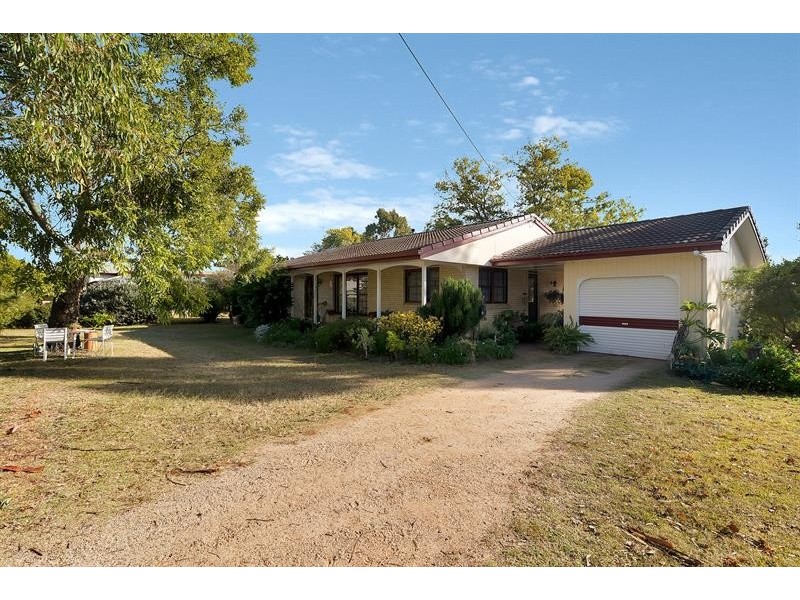 10 Queen Street, Clifton QLD 4361