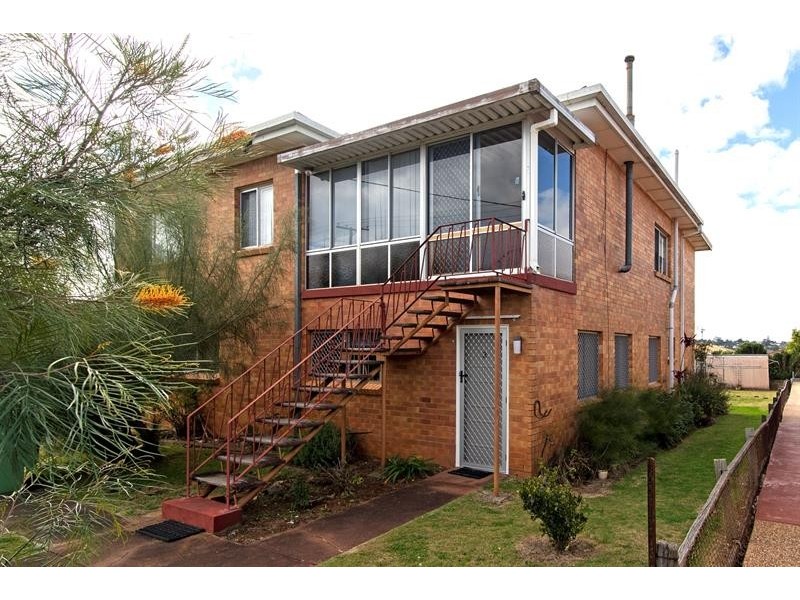 2/12 Jean Street, Harristown QLD 4350