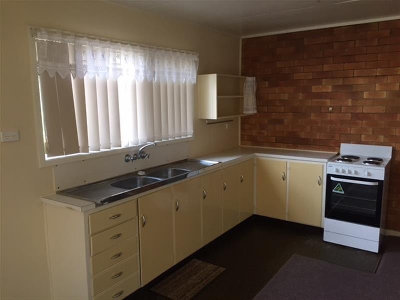 2/12 Jean Street, Harristown QLD 4350