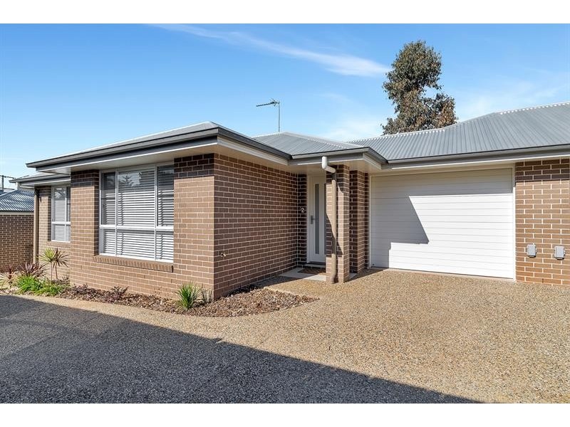2/57 Holberton St, Rockville QLD 4350