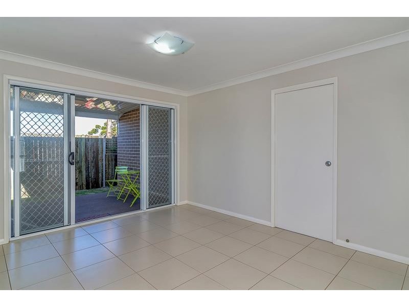 2/57 Holberton St, Rockville QLD 4350