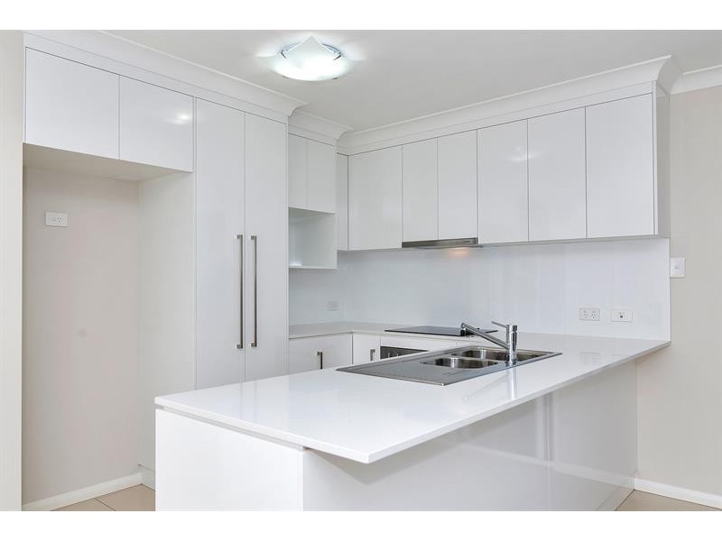 2/57 Holberton St, Rockville QLD 4350