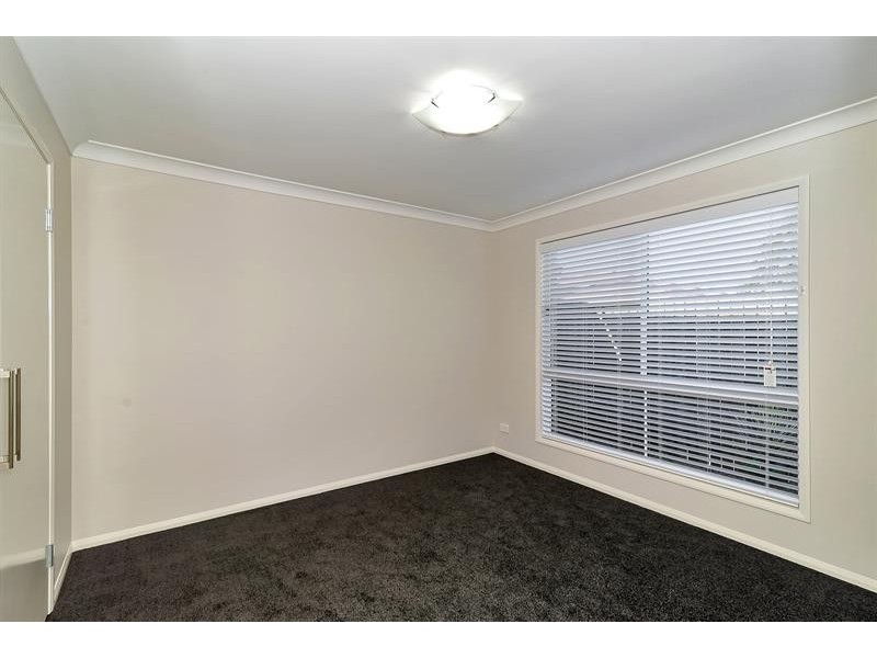 2/57 Holberton St, Rockville QLD 4350