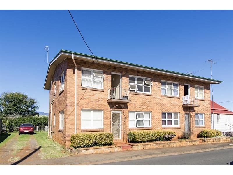 8 Julia Street, Toowoomba City QLD 4350