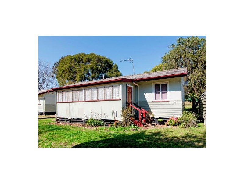 16/21 West St, Newtown QLD 4350