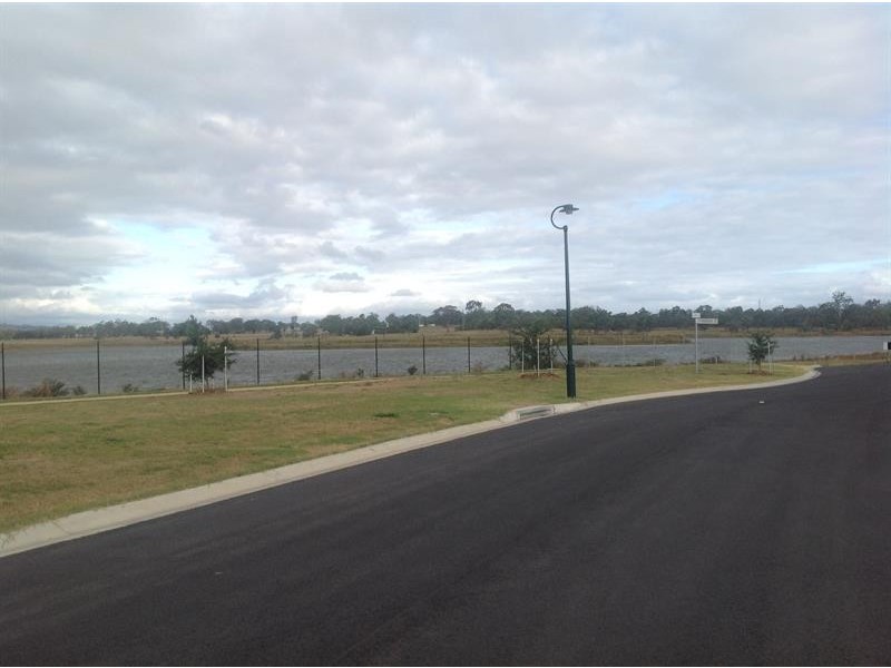 21 Lakeview Avenue, Rosenthal Heights QLD 4370