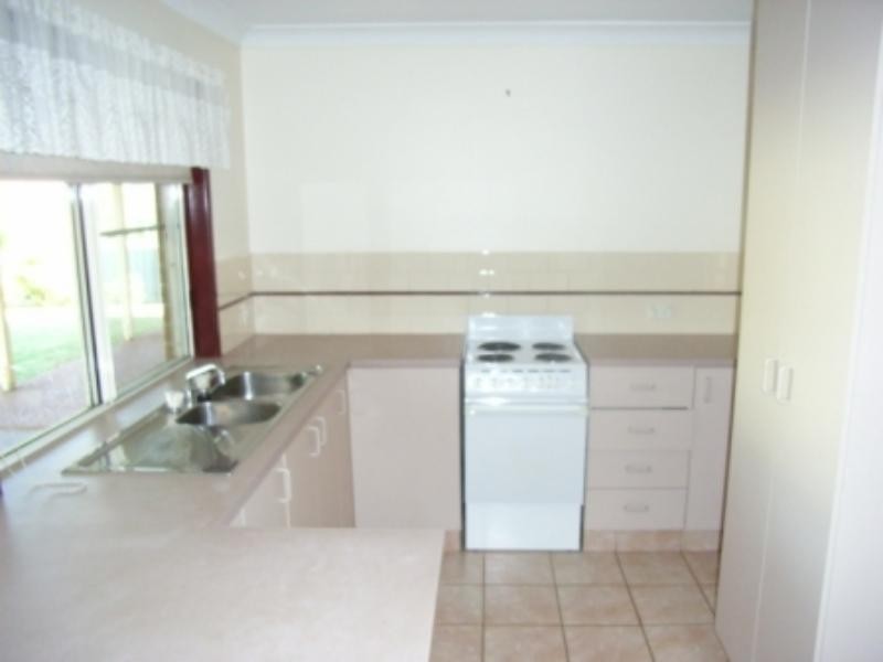 26 Liquidambar St, Glenvale QLD 4350