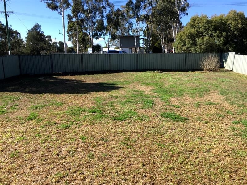 2 Railway St, Cambooya QLD 4358