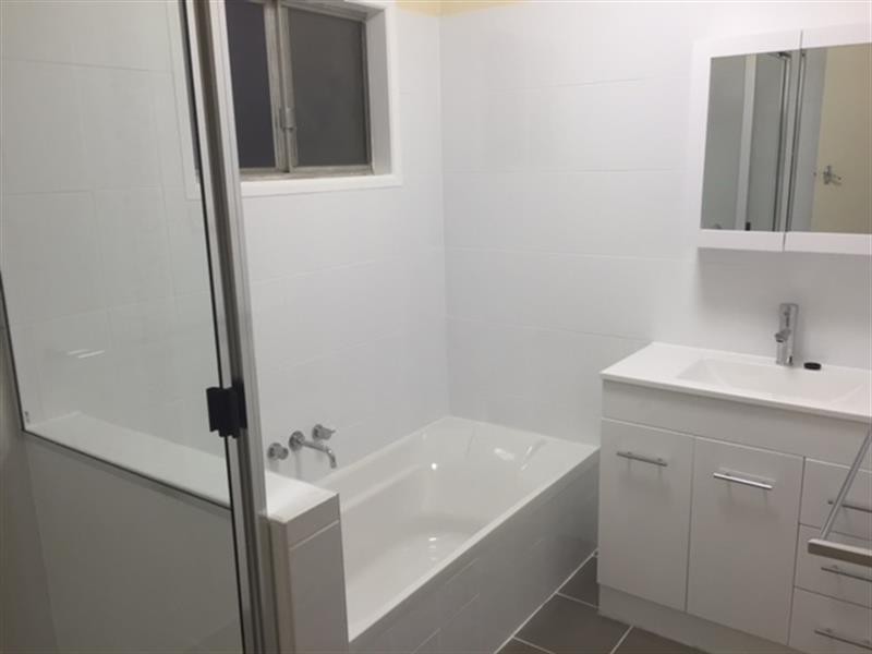 9 Farr St, Kearneys Spring QLD 4350
