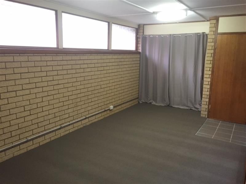9 Farr St, Kearneys Spring QLD 4350