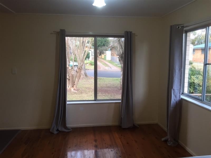 9 Farr St, Kearneys Spring QLD 4350