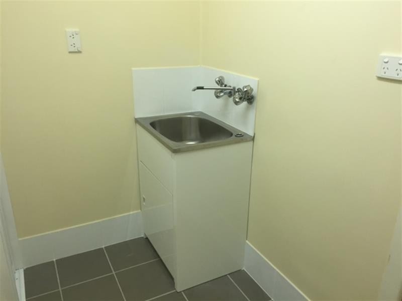 9 Farr St, Kearneys Spring QLD 4350