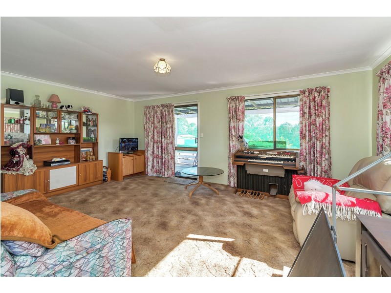 72 John Street, Goombungee QLD 4354