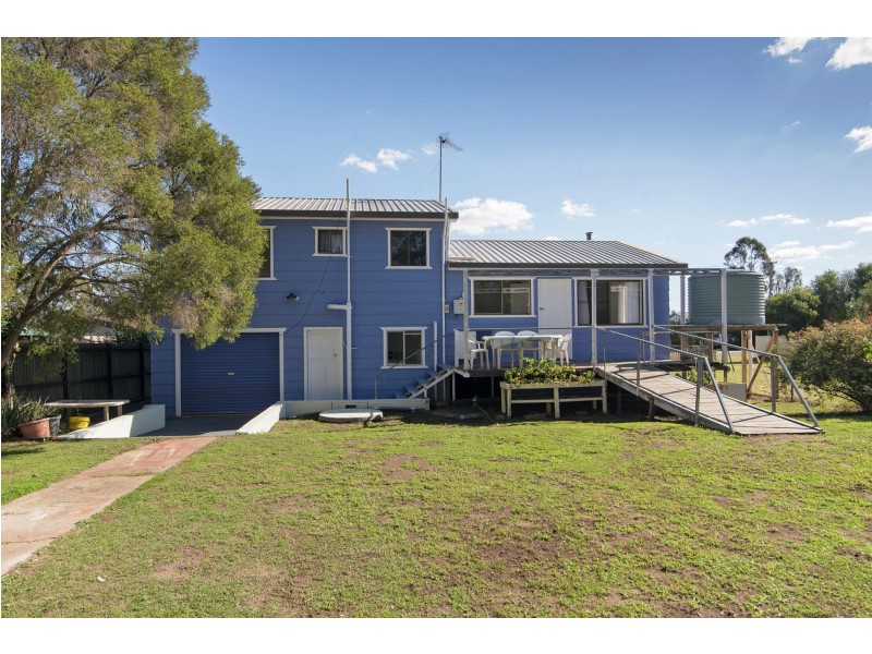 72 John Street, Goombungee QLD 4354