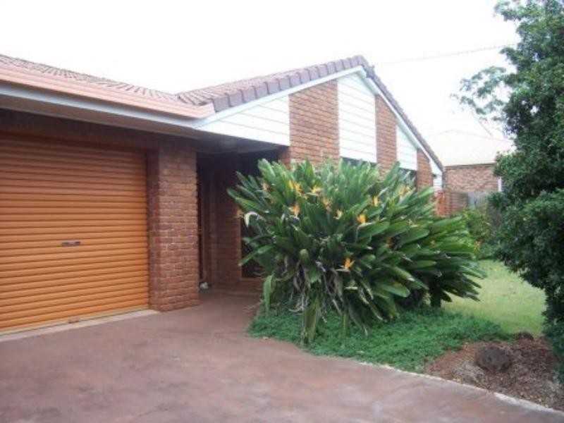 1/14 Ruth St, Centenary Heights QLD 4350