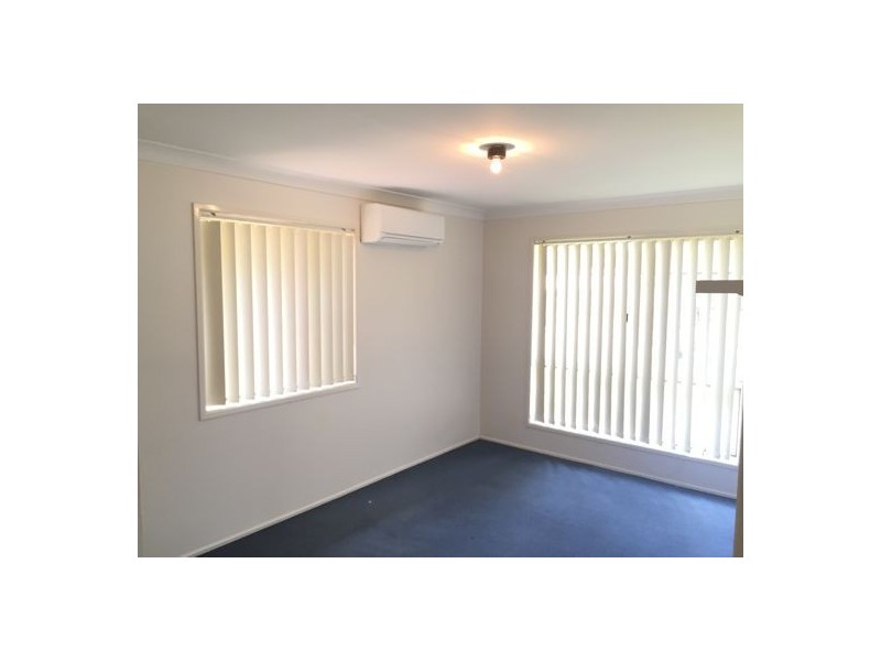 5 Roslyn St, Centenary Heights QLD 4350