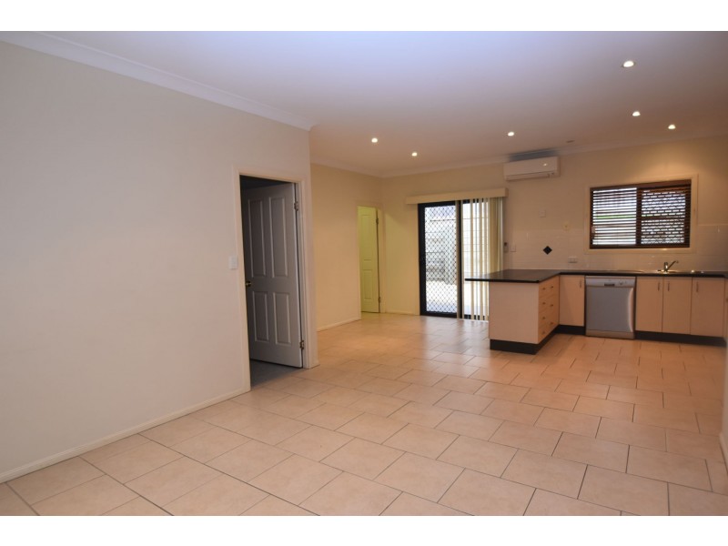 2/18 Cortess Street, Kearneys Spring QLD 4350