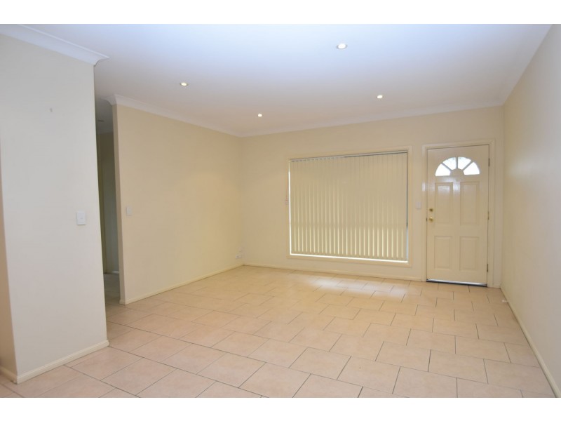 2/18 Cortess Street, Kearneys Spring QLD 4350