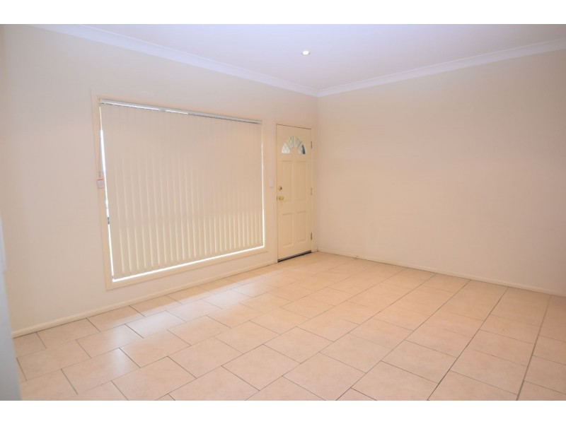 2/18 Cortess Street, Kearneys Spring QLD 4350