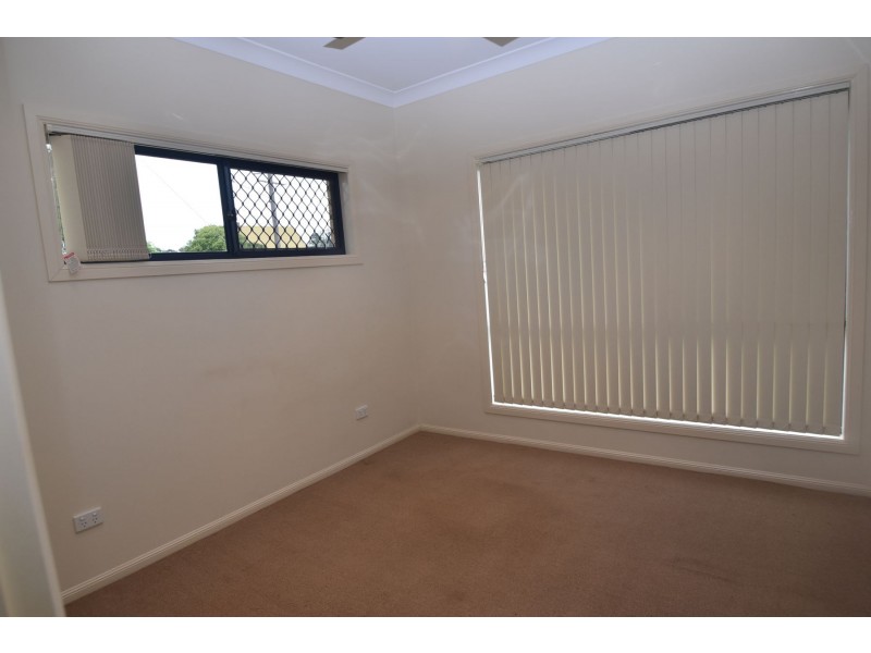 2/18 Cortess Street, Kearneys Spring QLD 4350