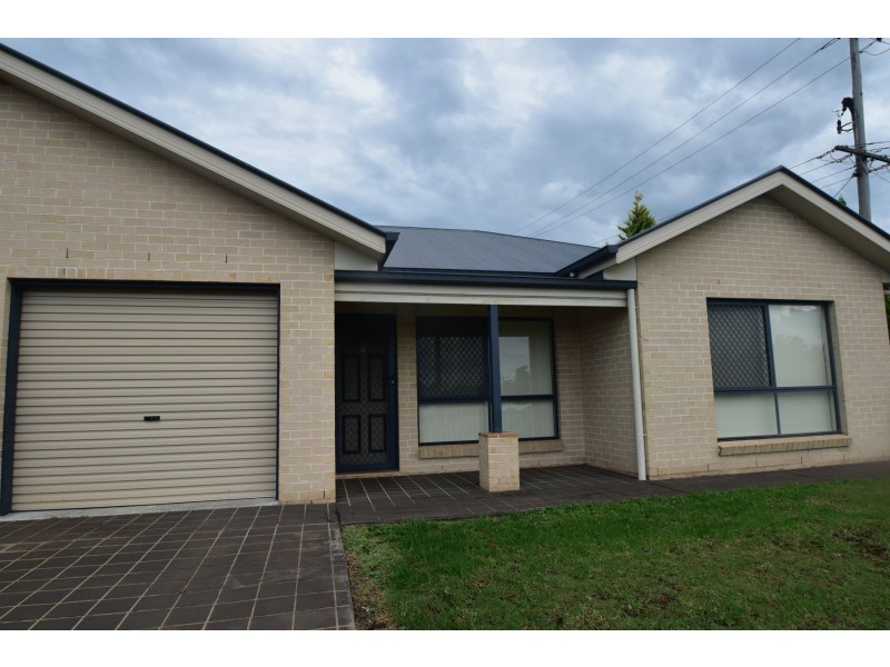 2/18 Cortess Street, Kearneys Spring QLD 4350