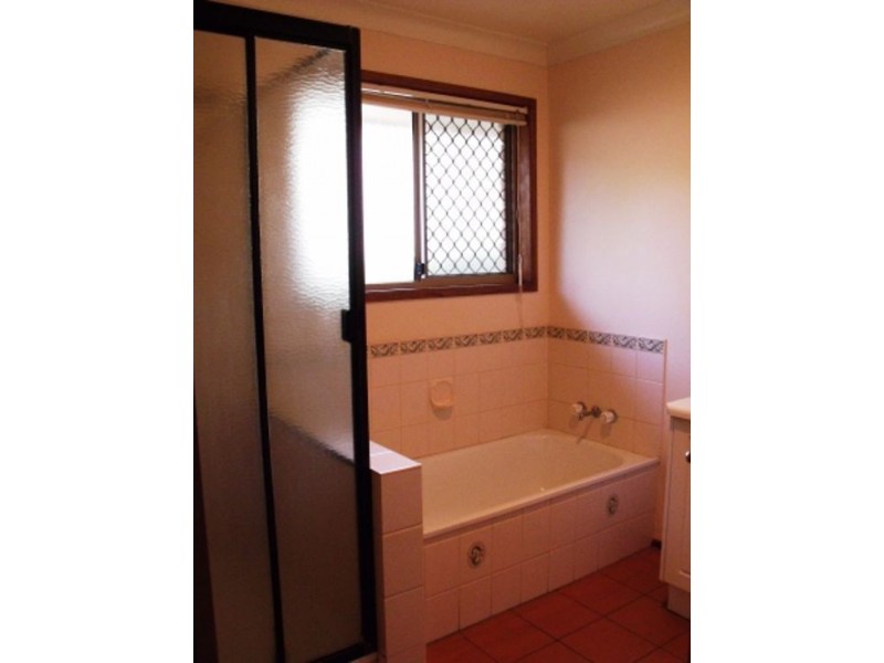 2 Danica Court, Kearneys Spring QLD 4350
