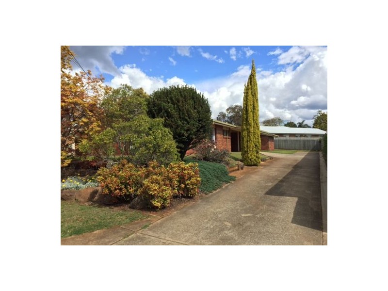 2/4 Brendanbri Street, Kearneys Spring QLD 4350