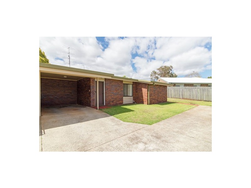 2/4 Brendanbri Street, Kearneys Spring QLD 4350