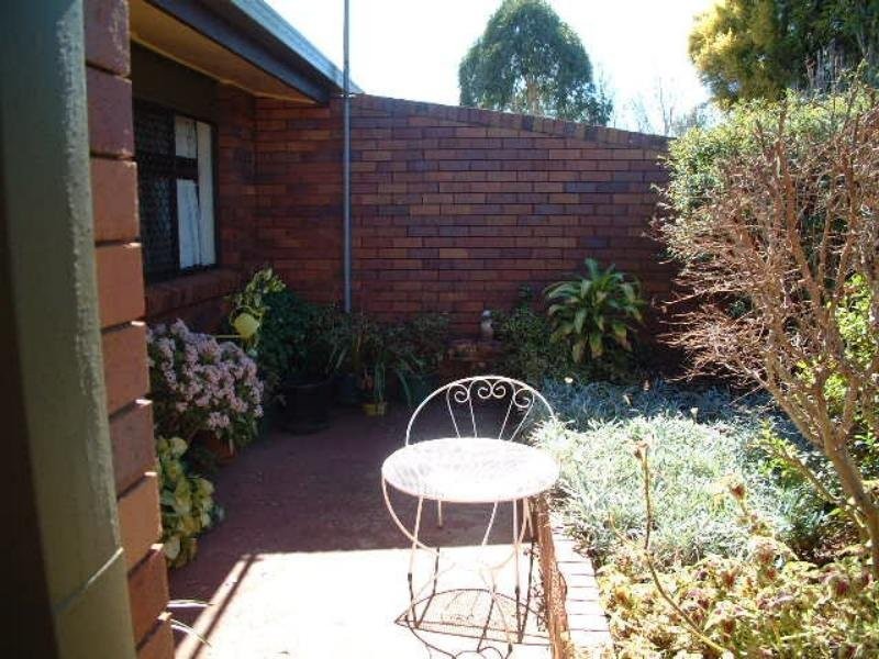 2/4 Brendanbri Street, Kearneys Spring QLD 4350