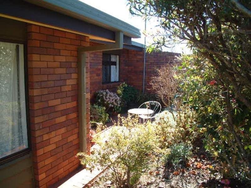 2/4 Brendanbri Street, Kearneys Spring QLD 4350