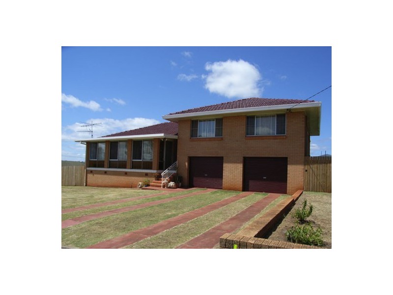 208 Alderley Street, Centenary Heights QLD 4350