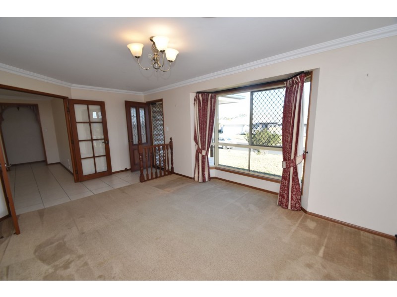 8 Ashford Drive, Wyreema QLD 4352