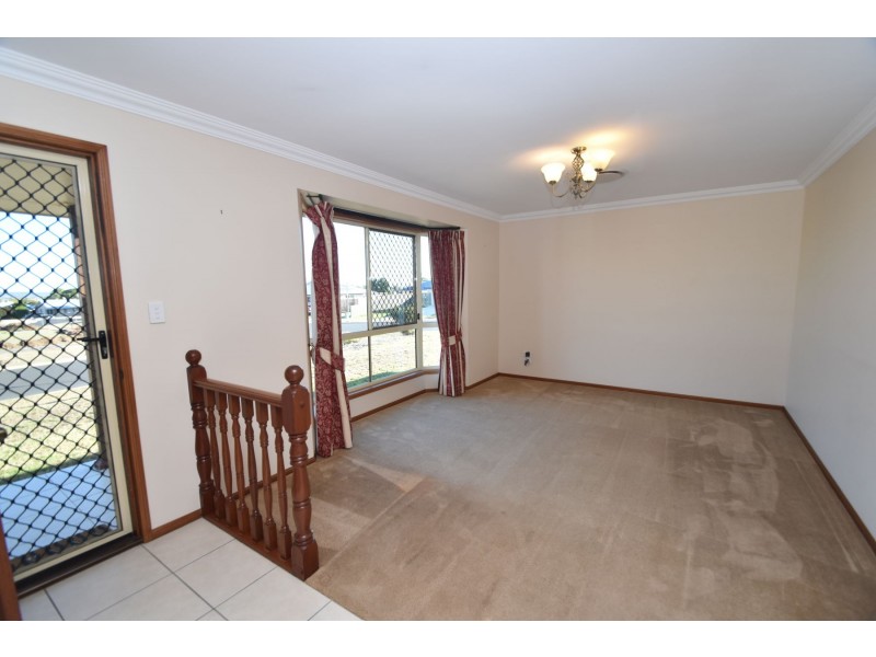 8 Ashford Drive, Wyreema QLD 4352