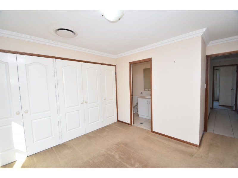 8 Ashford Drive, Wyreema QLD 4352