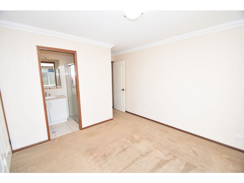 8 Ashford Drive, Wyreema QLD 4352