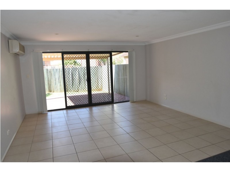 2/13 Horrocks Crescent, Kearneys Spring QLD 4350