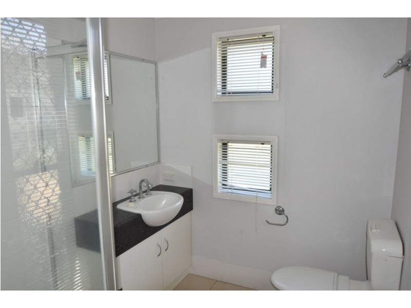 2/13 Horrocks Crescent, Kearneys Spring QLD 4350